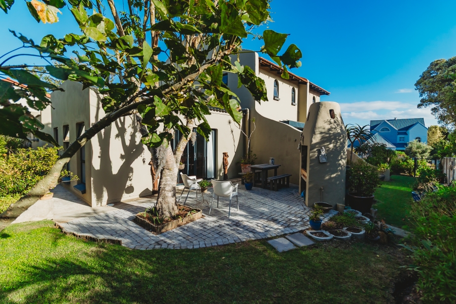 3 Bedroom Property for Sale in Herolds Bay Western Cape
